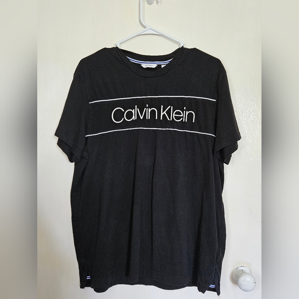 Calvin Klein tee size Large